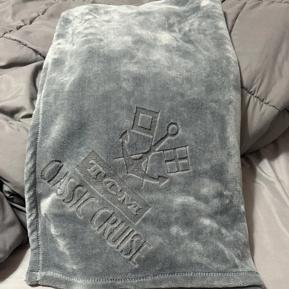 TCM Classic Cruise 2019 Cozy Soft Grey Blanket Throw Turner Classic Movies